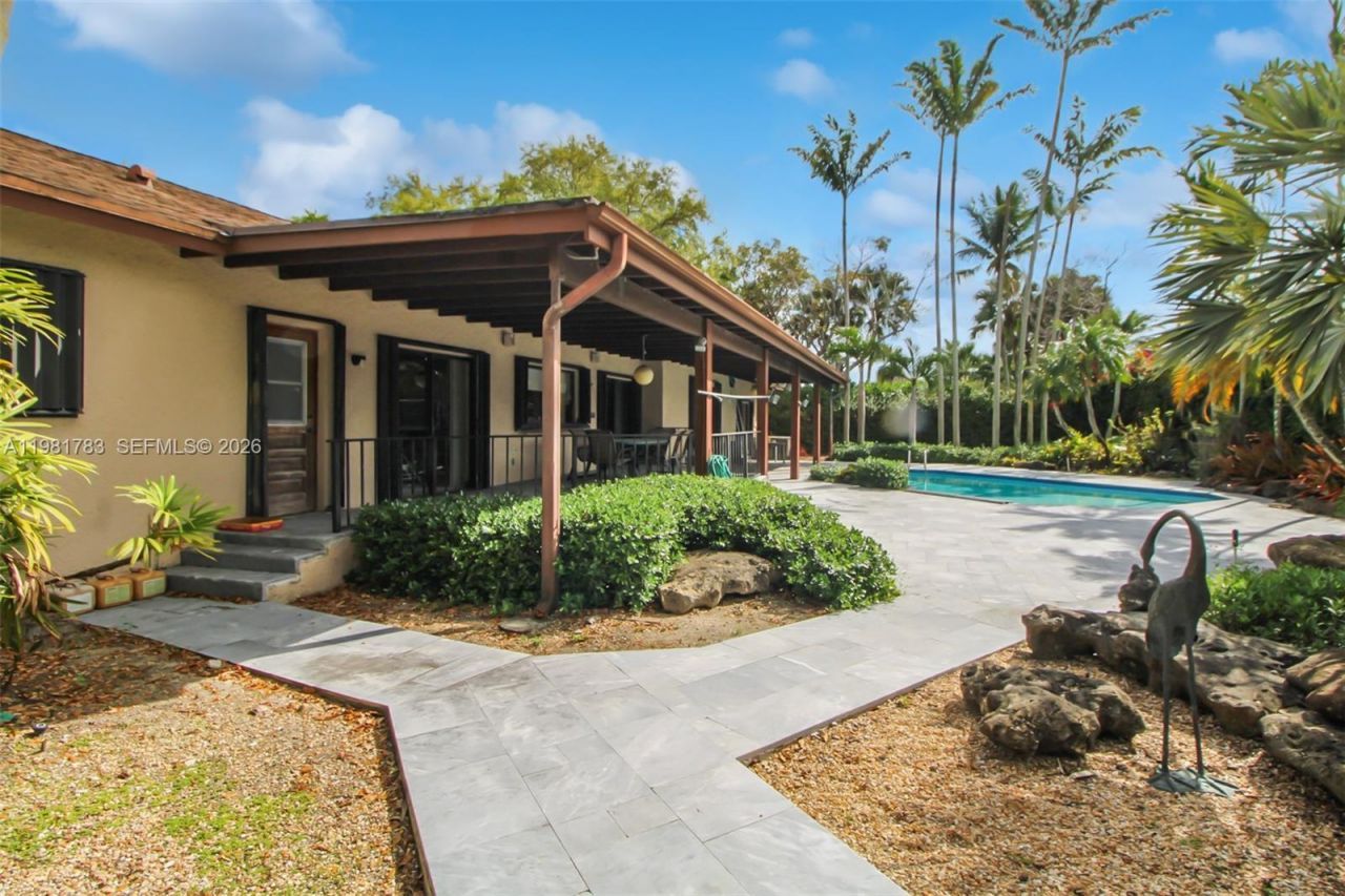 10260 SW 128th St , Miami, FL 33176 Photo