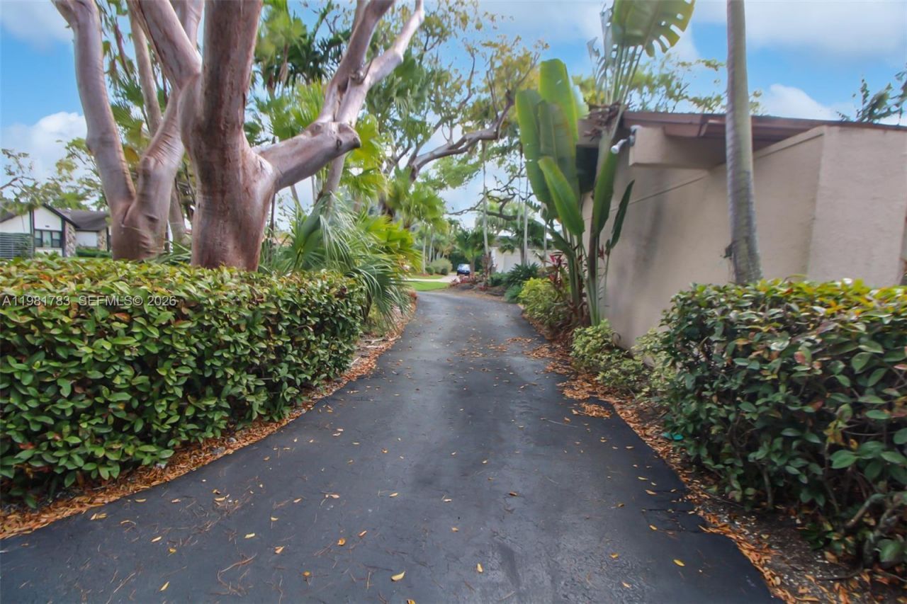 10260 SW 128th St , Miami, FL 33176 Photo