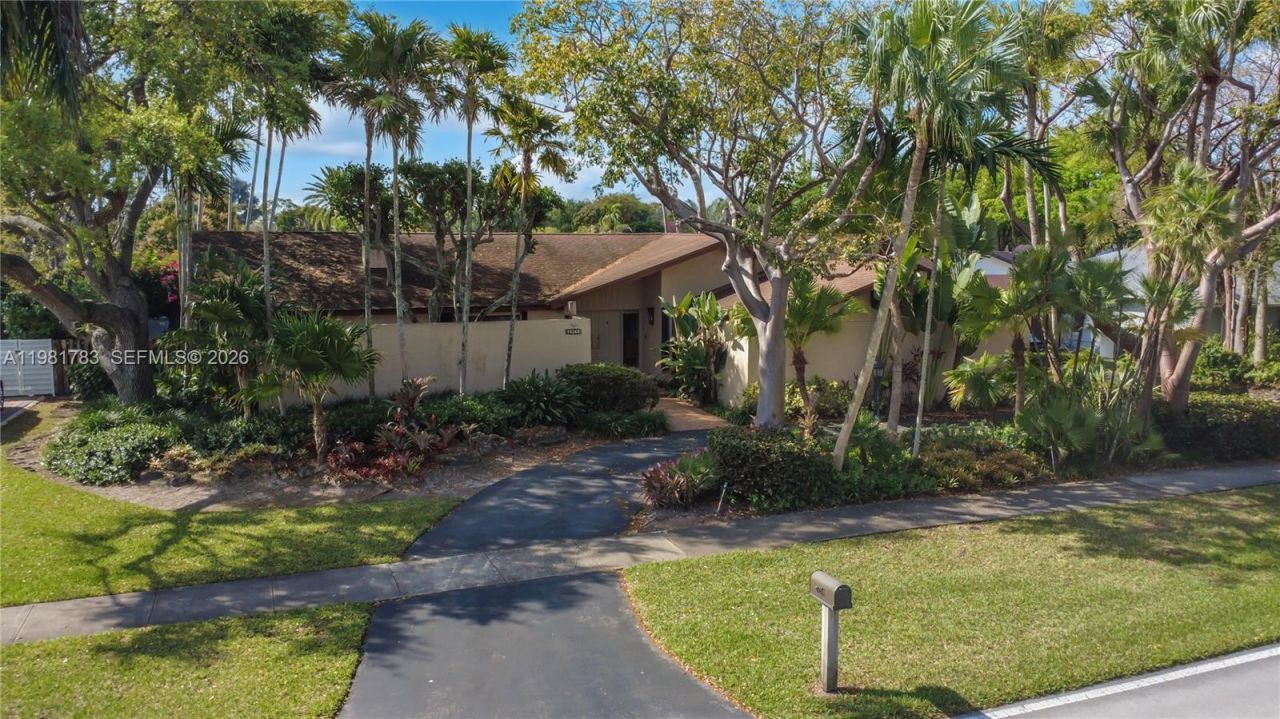 10260 SW 128th St , Miami, FL 33176 Photo