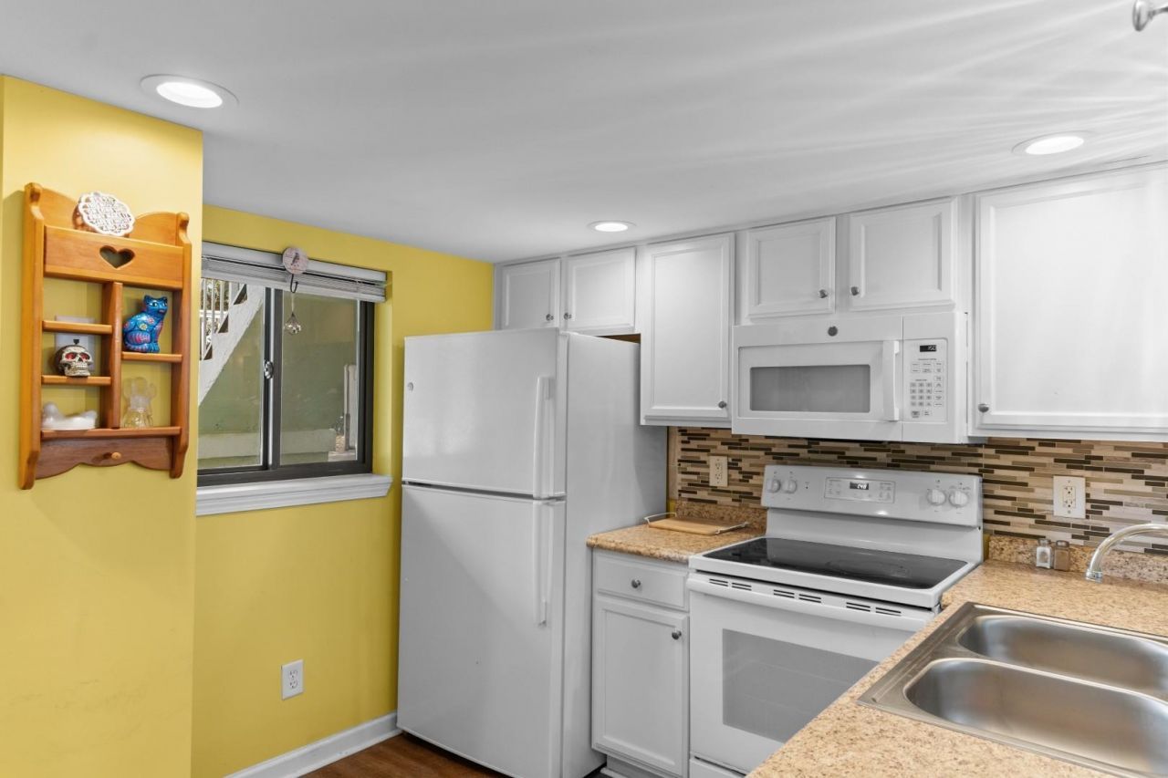 1301 Pridgen Rd. Photo 6