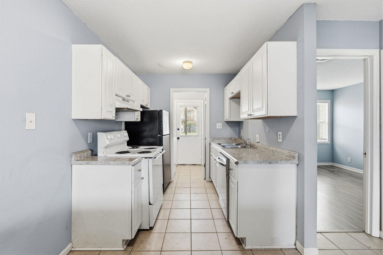 755 Burcale Rd. Photo 11