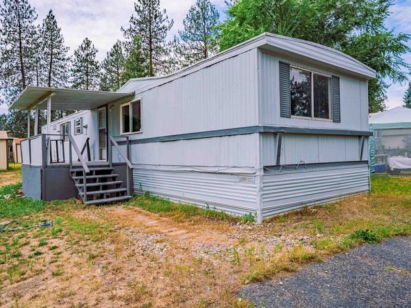 34124 N Newport Hwy, Chattaroy, WA 99003