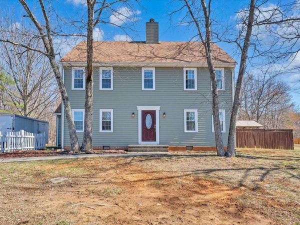 102 Chasewood LN , Troutville, VA 24175