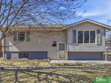 4004 N 13 Street, Carter Lake, IA 51510