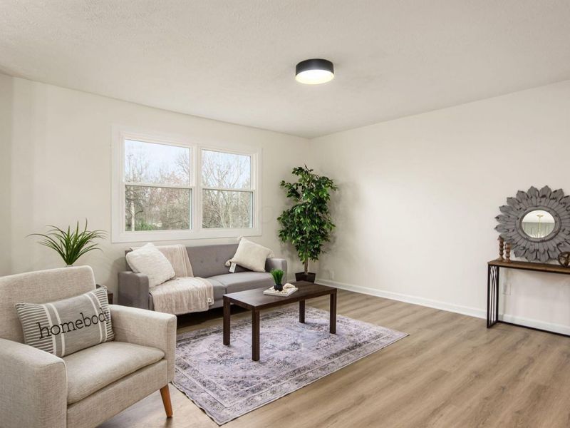 1885 E Choctaw Drive , London, OH 43140 Photo 12