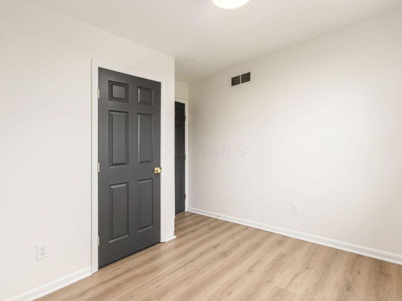 1885 E Choctaw Drive , London, OH 43140 Photo 19