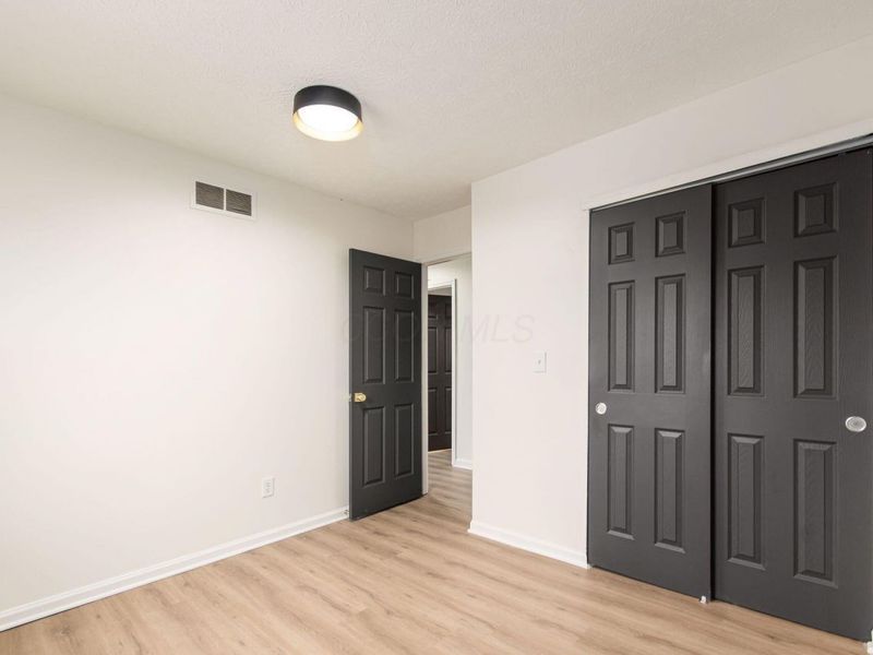 1885 E Choctaw Drive , London, OH 43140 Photo 21