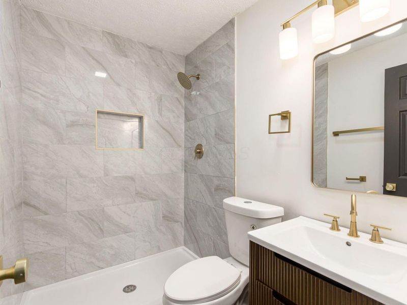 1885 E Choctaw Drive , London, OH 43140 Photo 28