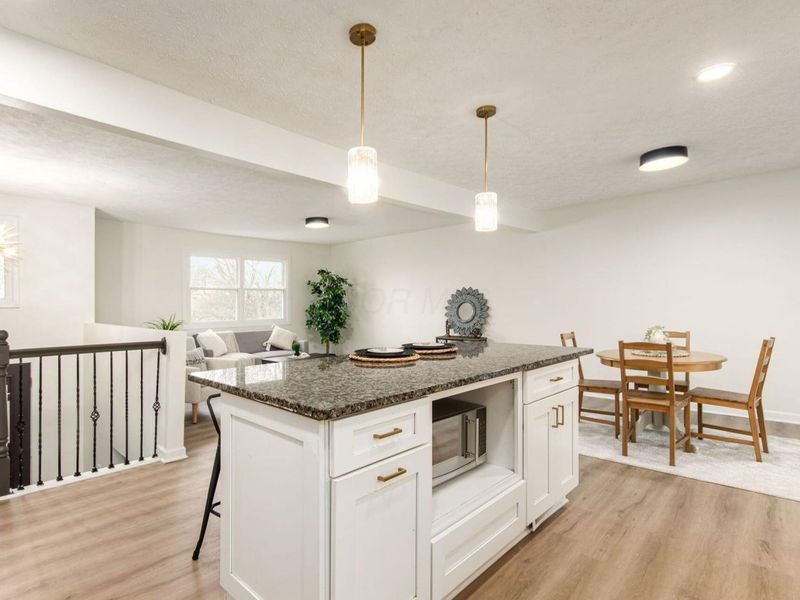 1885 E Choctaw Drive , London, OH 43140 Photo 3