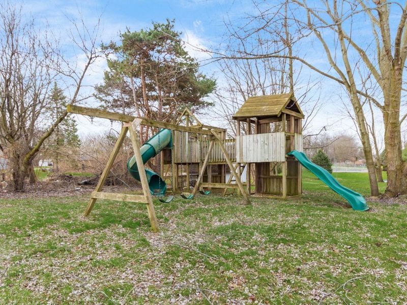 1885 E Choctaw Drive , London, OH 43140 Photo 40