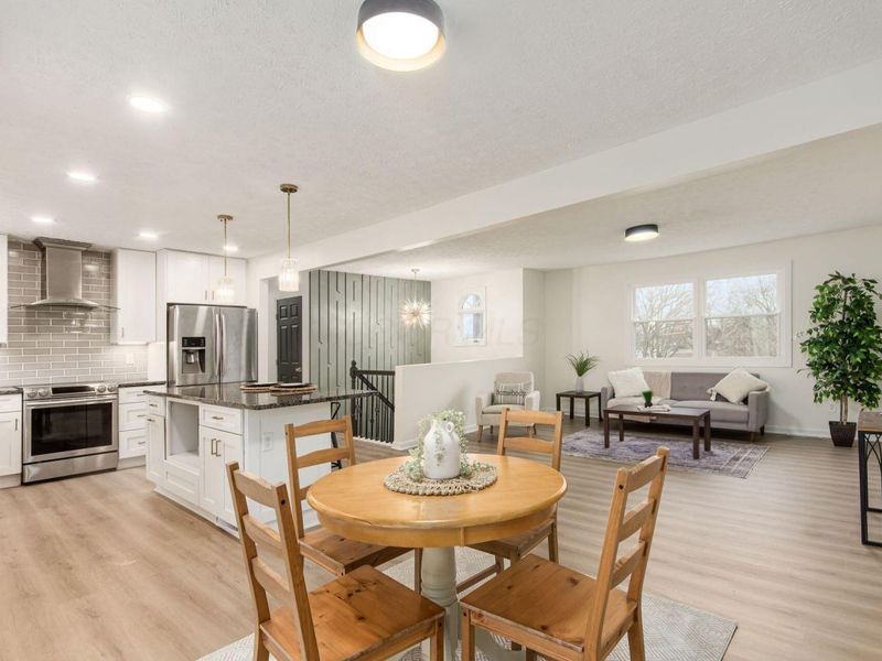 1885 E Choctaw Drive , London, OH 43140 Photo 8