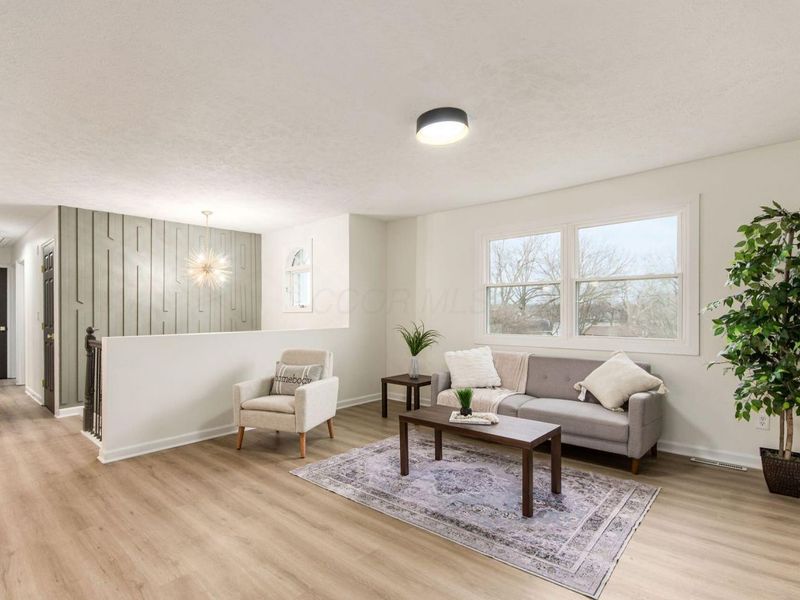 1885 E Choctaw Drive , London, OH 43140 Photo 9