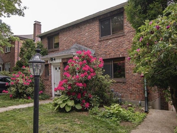 9 Reservoir Road, Unit 2, Brookline, MA 02467