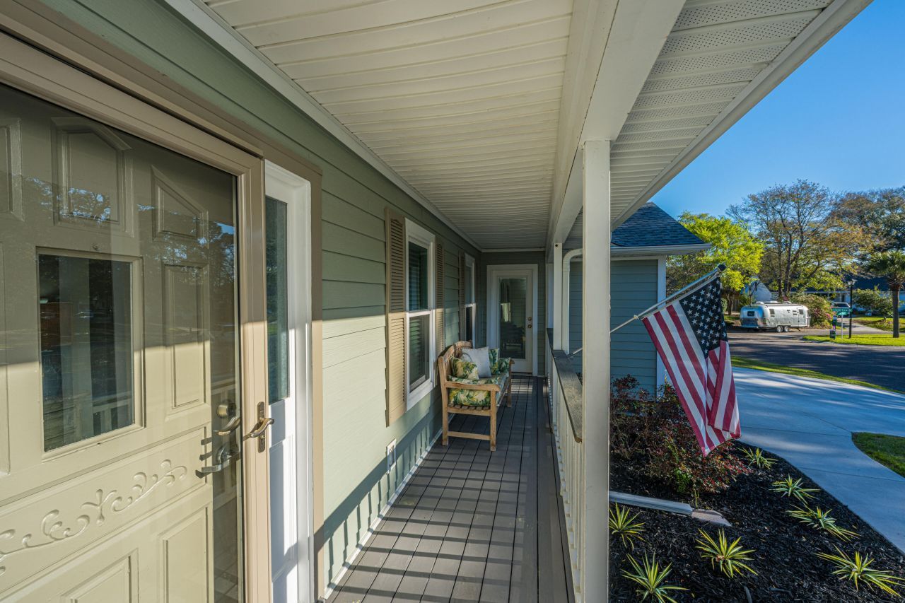 1180 Island View Drive Photo 4