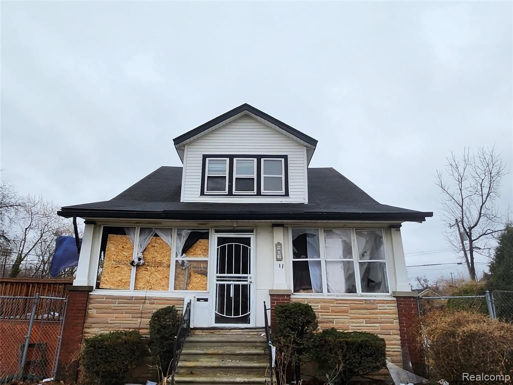 216 E Greendale, Detroit, MI 48203 Main Photo