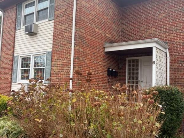 6 Windermere Place , Unit 10, Rockville Centre, NY 11570