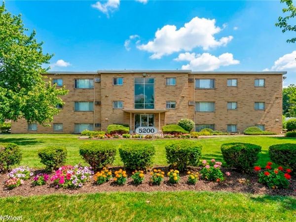 5200 Royalton Road, Unit 9B, North Royalton, OH 44133