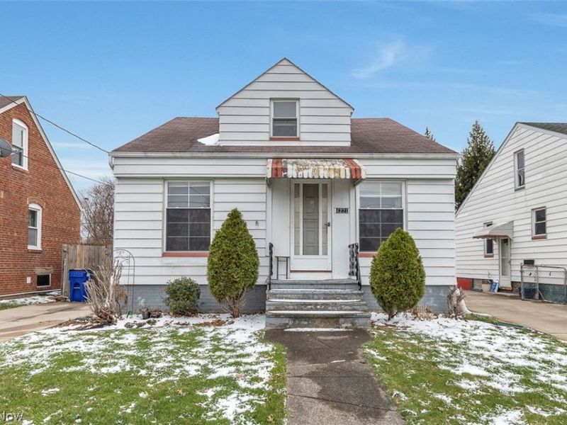 4221 Oak Park , Cleveland, OH 44109 Photo 2