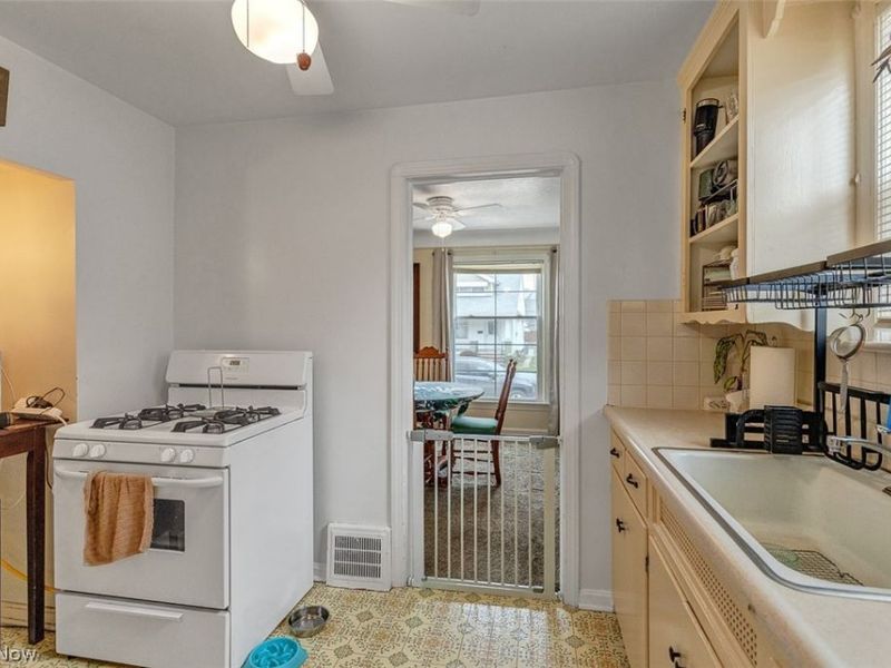 4221 Oak Park , Cleveland, OH 44109 Photo 4