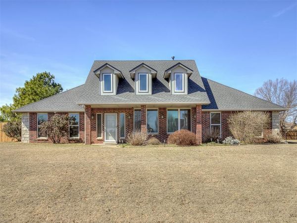 7963 N Alberts Drive, Yukon, OK 73099