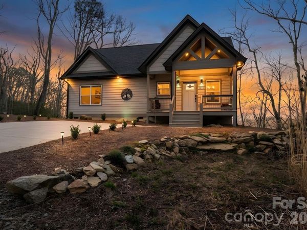 1474 Locust Grove Road , Hendersonville, NC 28792