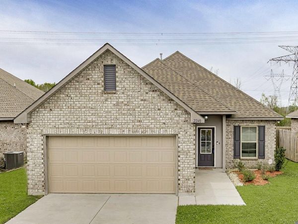 2240 Meadow Oak Dr, St Gabriel, LA 70776