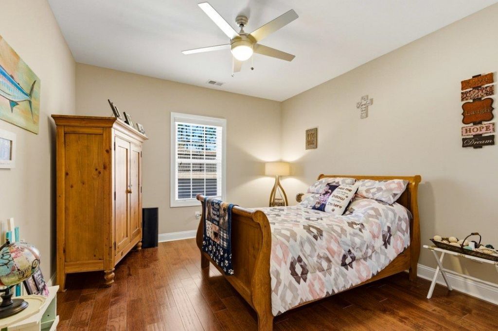 9182 Abingdon Dr. Photo 17