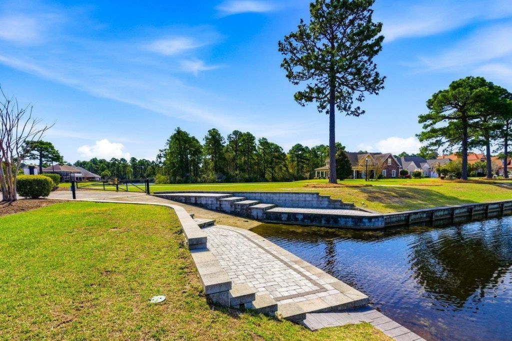 9182 Abingdon Dr. Photo 32