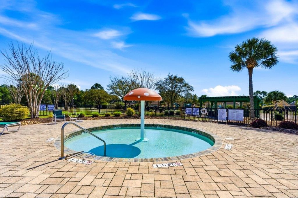 9182 Abingdon Dr. Photo 37