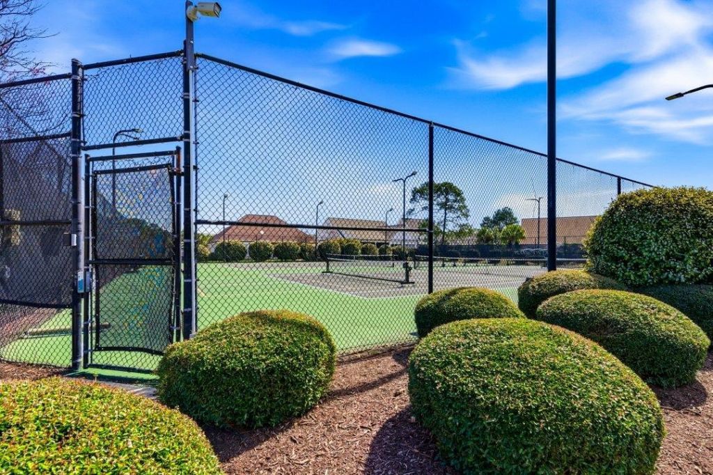 9182 Abingdon Dr. Photo 39