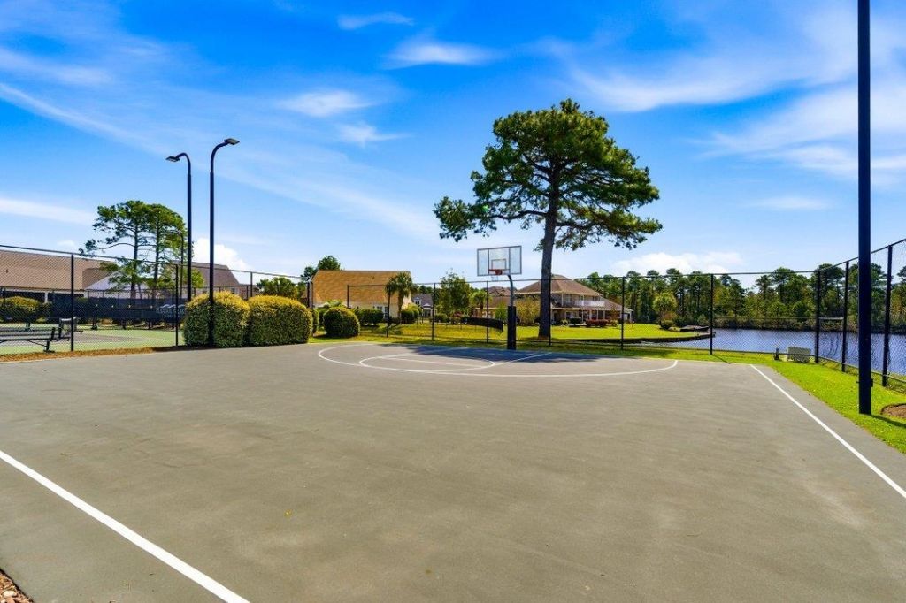 9182 Abingdon Dr. Photo 42