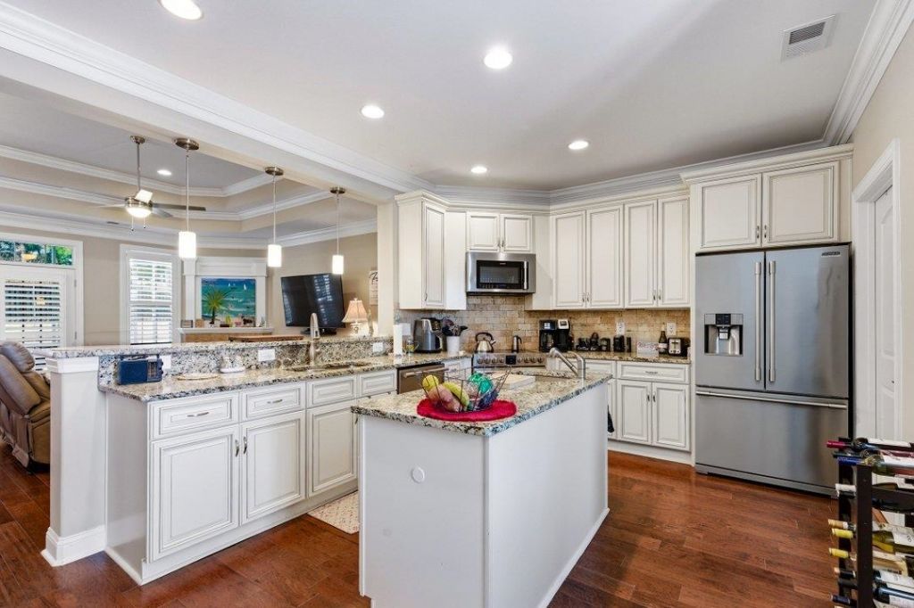 9182 Abingdon Dr. Photo 6