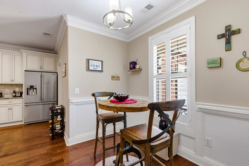 9182 Abingdon Dr. Photo 7