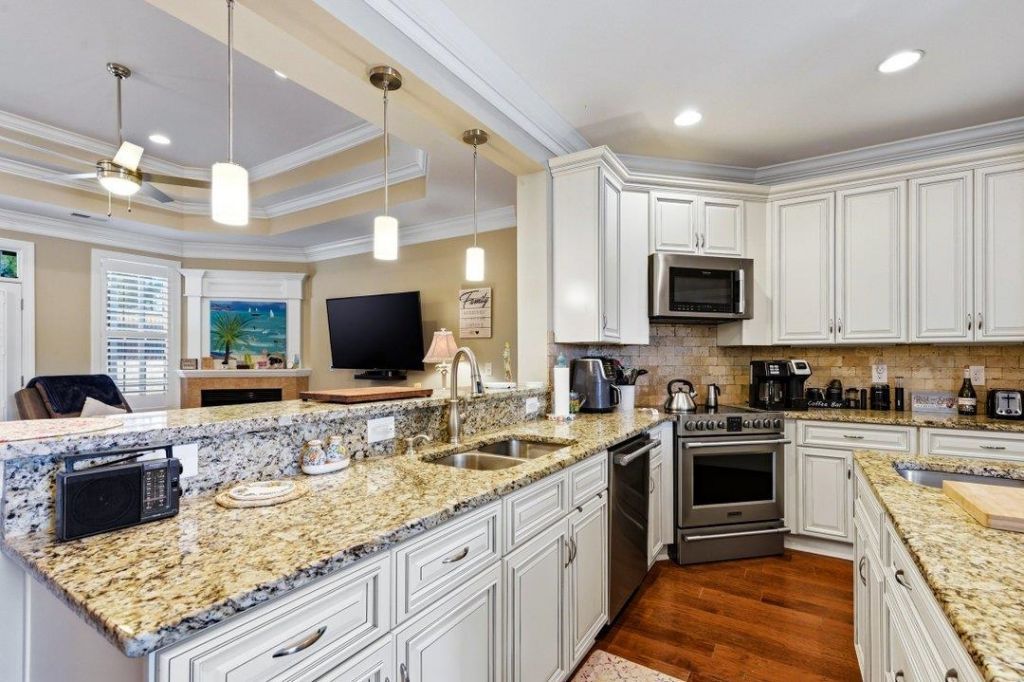 9182 Abingdon Dr. Photo 8