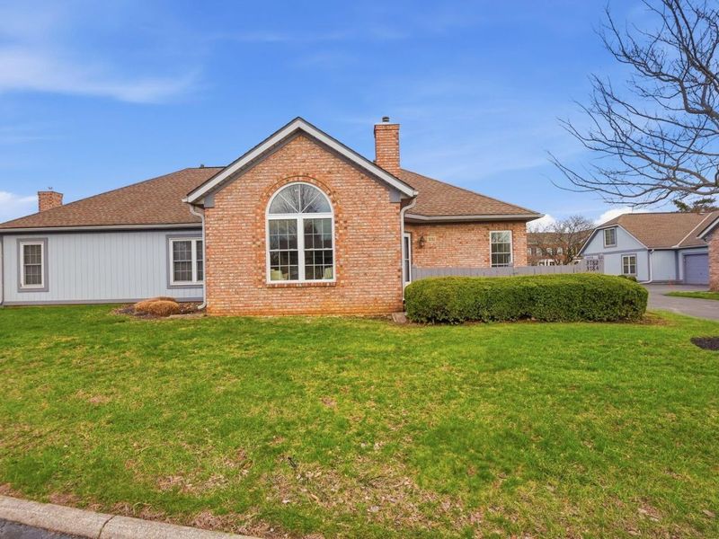 3782 Falls Circle Drive , Unit 25, Hilliard, OH 43026 Photo 2