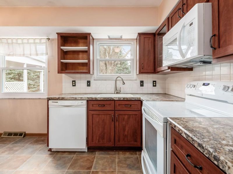 1242 Bradshire Drive , Columbus, OH 43220 Photo 10