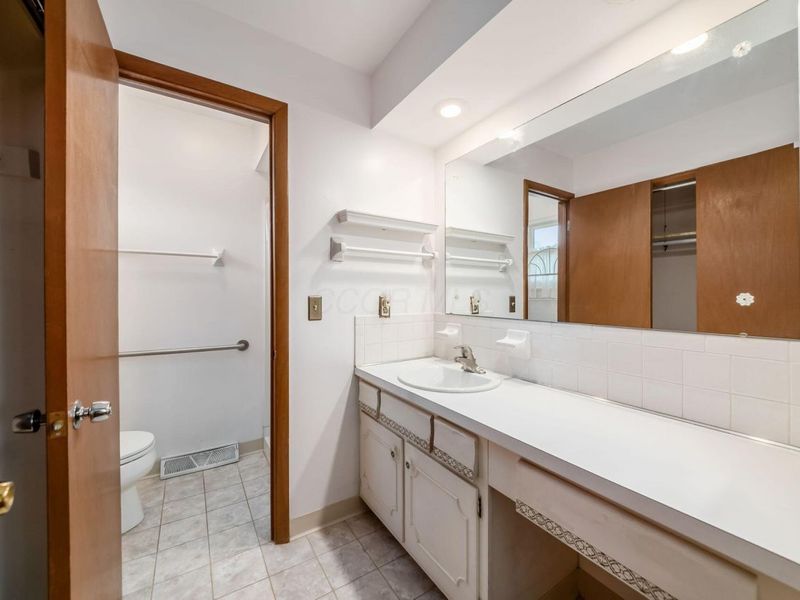 1242 Bradshire Drive , Columbus, OH 43220 Photo 21