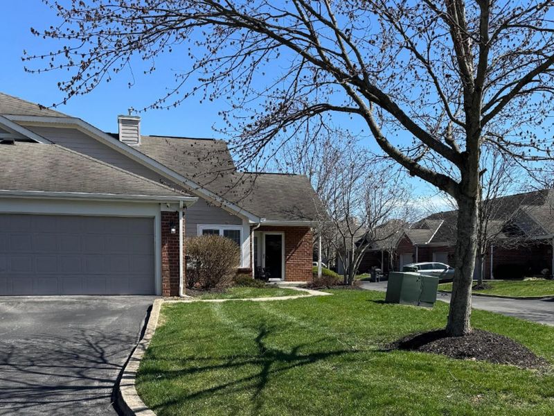 7424 Cherry Brook Drive, Reynoldsburg, OH 43068 Photo 2