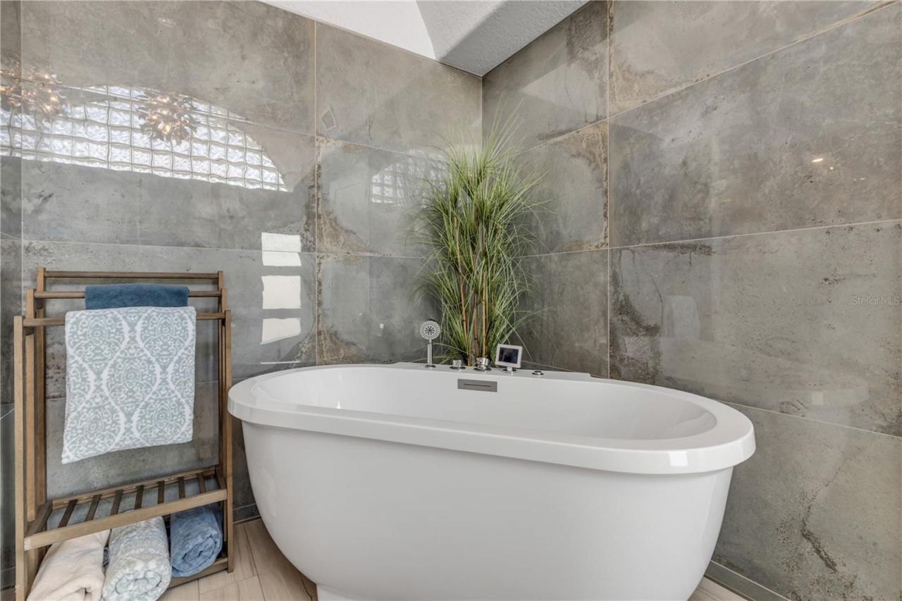 444 Quay Assisi Court, New Smyrna Beach, FL 32169 Photo
