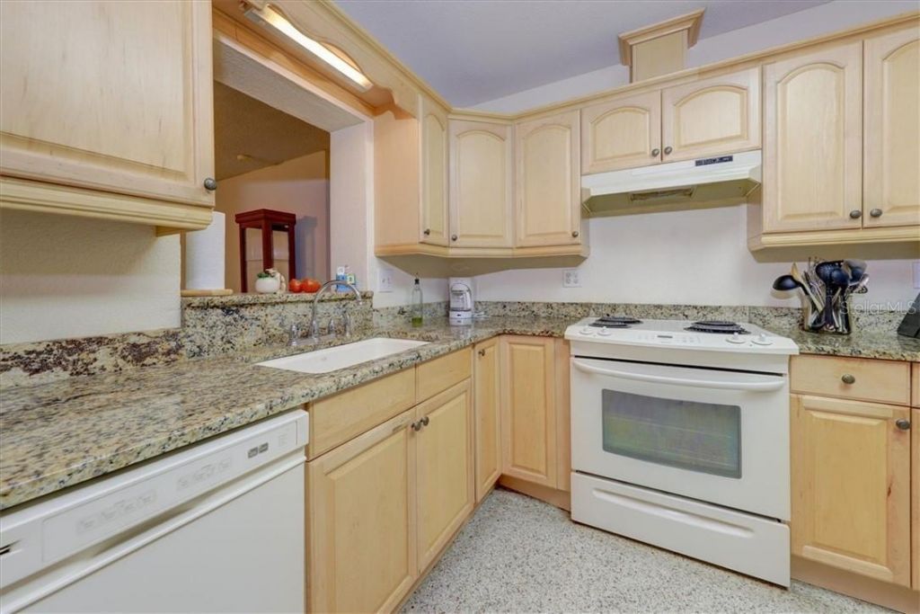 473 Lewis Boulevard Se, Saint Petersburg, FL 33705 Photo