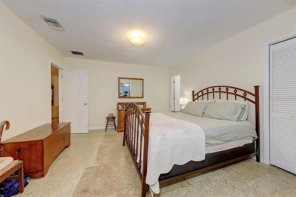 473 Lewis Boulevard Se, Saint Petersburg, FL 33705 Photo