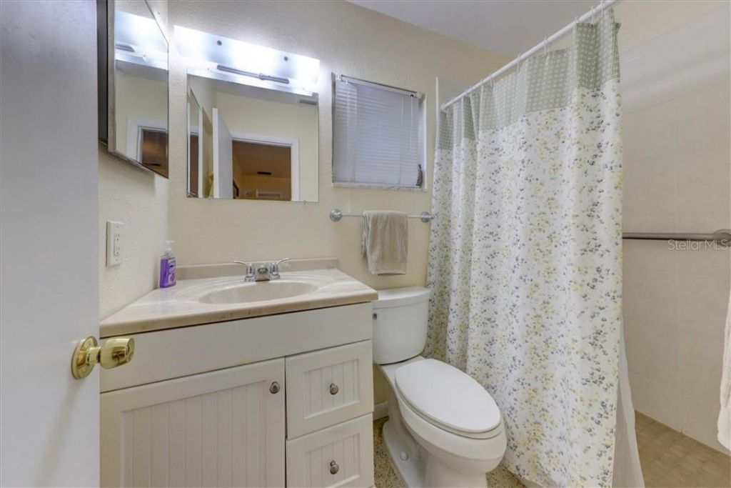 473 Lewis Boulevard Se, Saint Petersburg, FL 33705 Photo