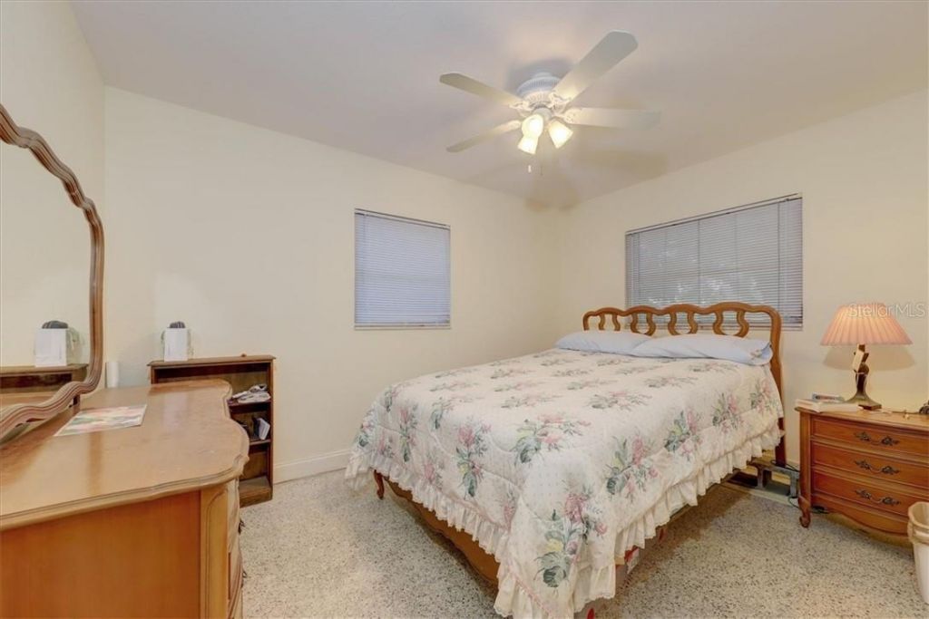 473 Lewis Boulevard Se, Saint Petersburg, FL 33705 Photo