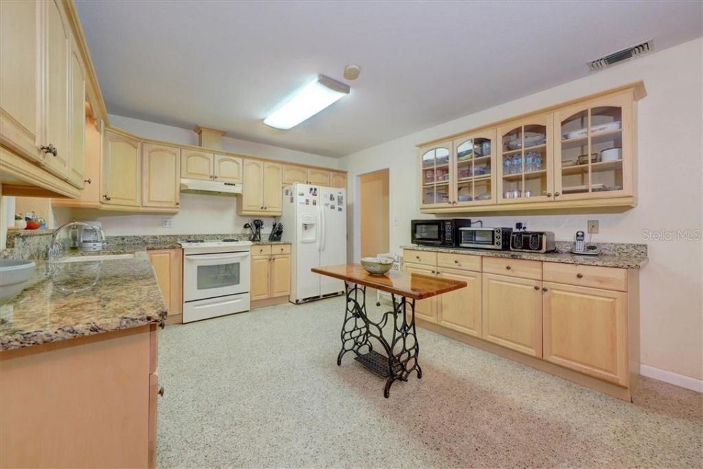 473 Lewis Boulevard Se, Saint Petersburg, FL 33705 Photo