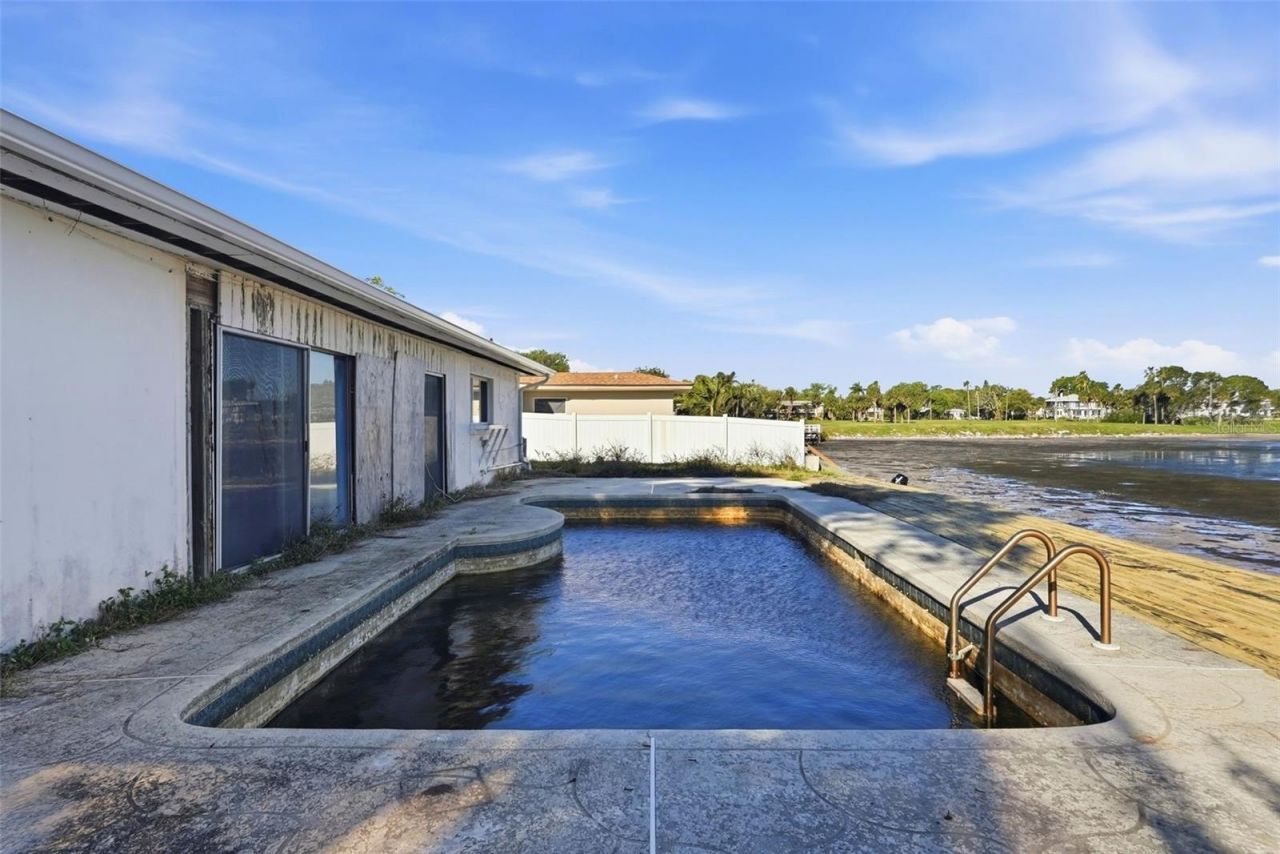 369 22nd Avenue Se, Saint Petersburg, FL 33705 Photo