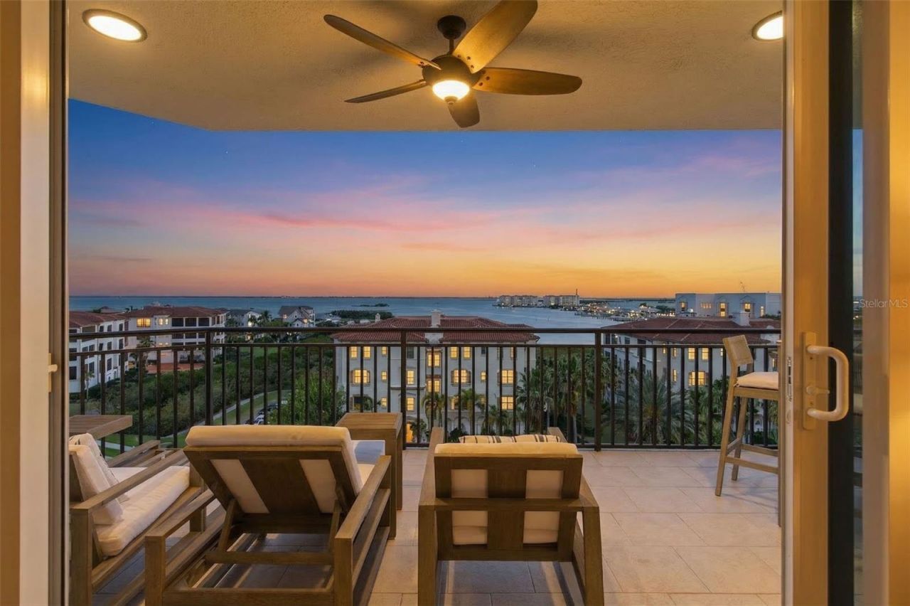 5823 Bowen Daniel Drive, Unit 702, Tampa, FL 33616 Photo