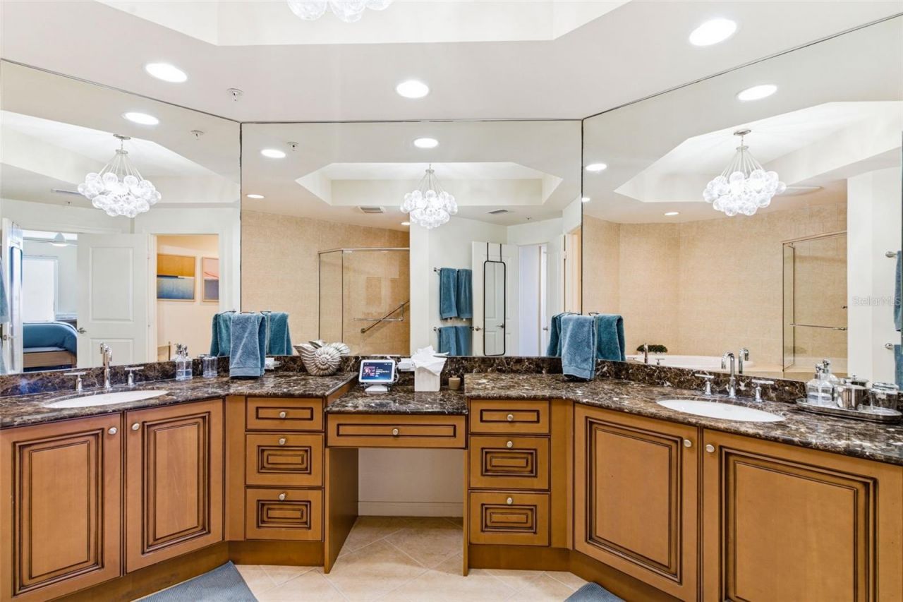 5823 Bowen Daniel Drive, Unit 702, Tampa, FL 33616 Photo