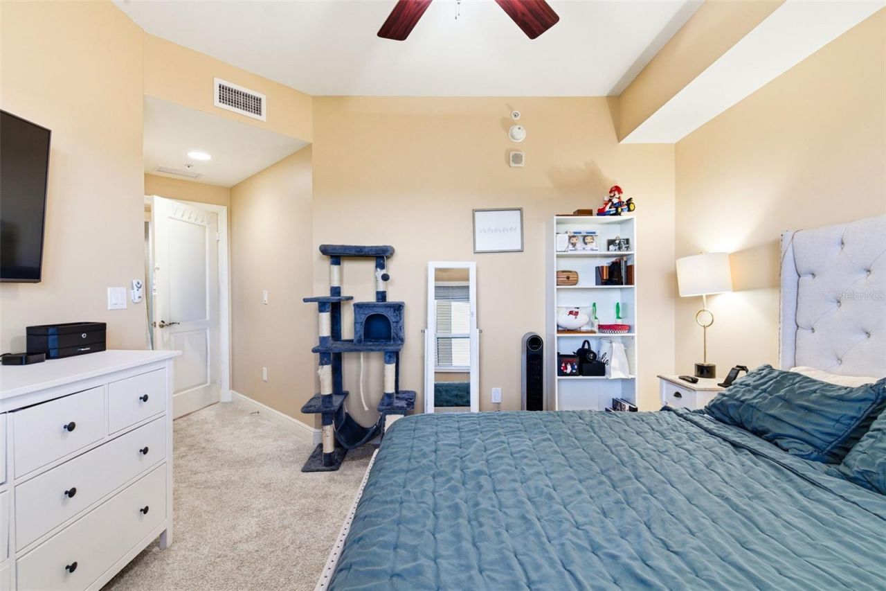 5823 Bowen Daniel Drive, Unit 702, Tampa, FL 33616 Photo