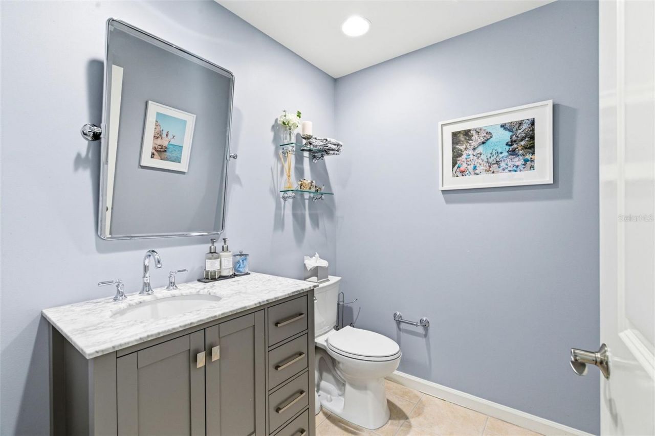 5823 Bowen Daniel Drive, Unit 702, Tampa, FL 33616 Photo