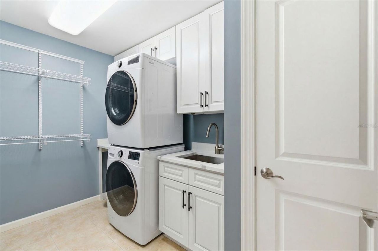 5823 Bowen Daniel Drive, Unit 702, Tampa, FL 33616 Photo